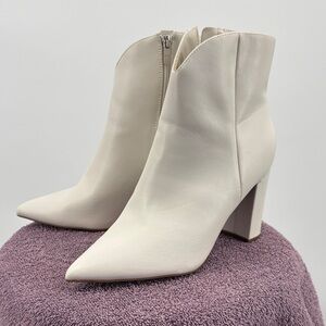 Marc Fisher Guzina 3 Cream Leather Heeled Boots, Size 9